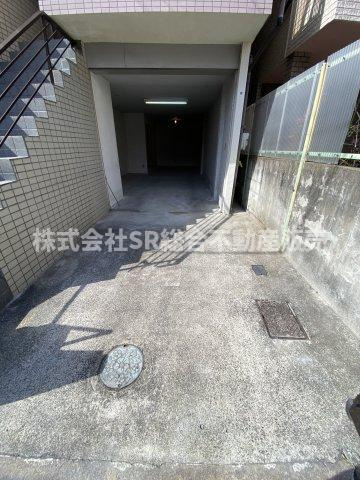 花園東町1丁目中古戸建のその他共用部分|自転車・バイクを置けるスペースもあります！