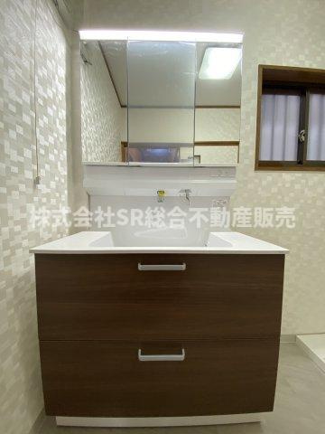 花園東町1丁目中古戸建の独立洗面台|独立洗面台、朝の身支度には欠かせません