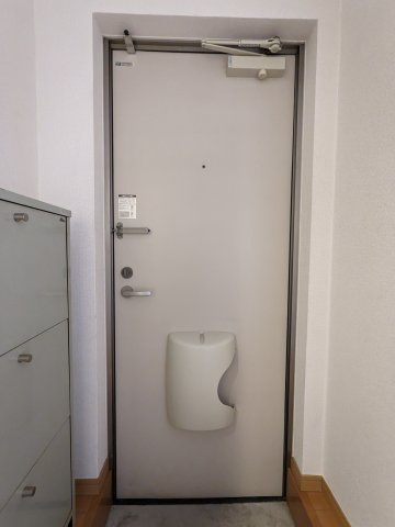 シェーネスハイム黒門の玄関