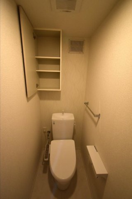 【トイレ】 | ピアチェーレ