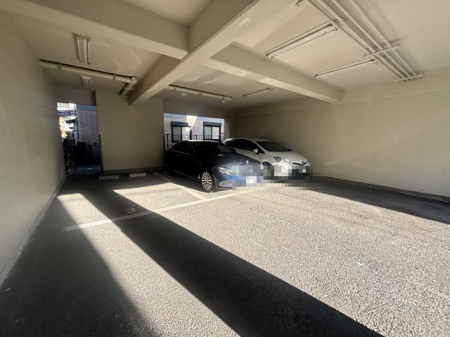 フォルチューナ芦屋の駐車場