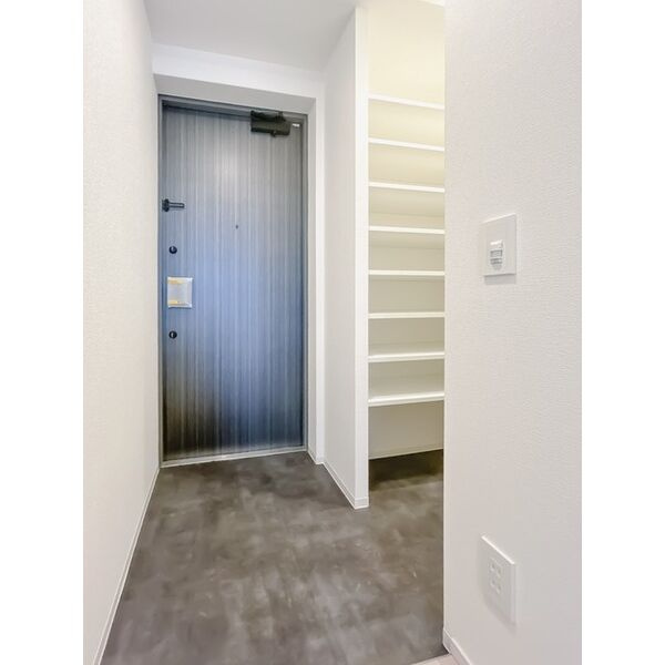 エル・セレーノ新大阪北の玄関