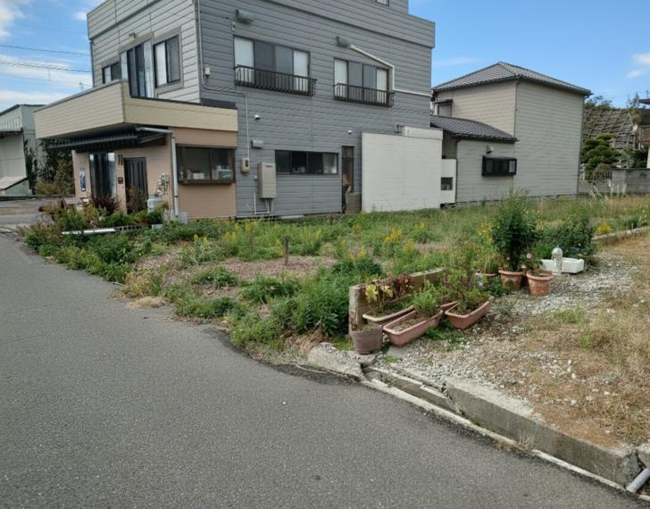 いわき市折戸字岸浦　売地の前面道路含む現地写真