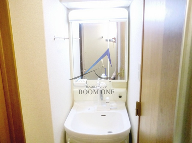 メゾン・プルミエール経堂の洗面所|洗面台です。