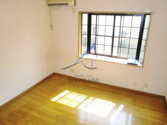 メゾン・プルミエール経堂の居間・リビング|洋室のお部屋です。