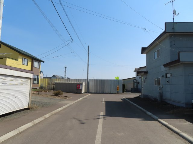 北見市西三輪３丁目７５２番地１２８　中古売家の前面道路含む現地写真|北側前面道路含む【東方向】現地写真です。