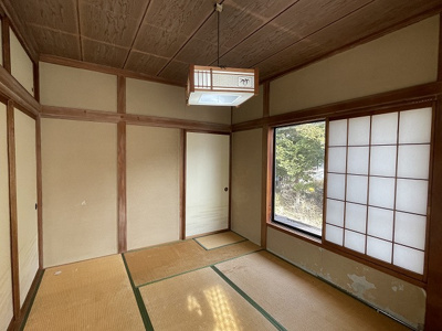 【和室】 | 岡谷市川岸東4丁目 中古住宅⑤ | 2階北側 和室 6帖