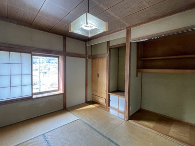 【和室】 | 岡谷市川岸東4丁目 中古住宅⑤ | 2階南側 和室 6帖