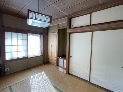 【和室】 | 岡谷市川岸東4丁目 中古住宅⑤ | 2階南側 和室 6帖