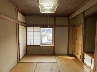 【和室】 | 岡谷市川岸東4丁目 中古住宅⑤ | 2階南側 和室 6帖