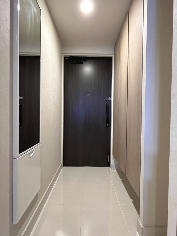 プラネスーペリア松戸秋山ウエストの玄関