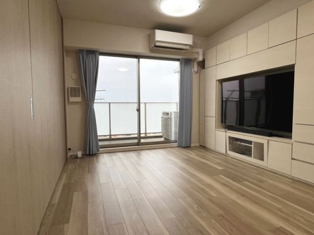 プラネスーペリア松戸秋山ウエストの居間・リビング