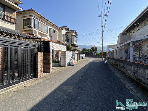 松ケ崎柳井田町 中古戸建の前面道路含む現地写真