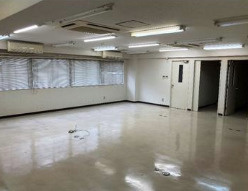 住吉浜町倉庫の内装