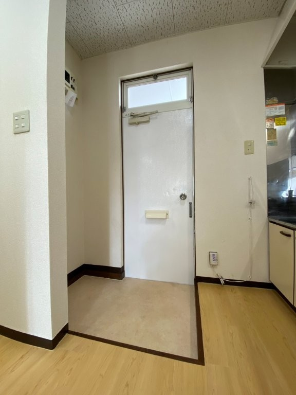 センチュリーハウス津志田Aの玄関