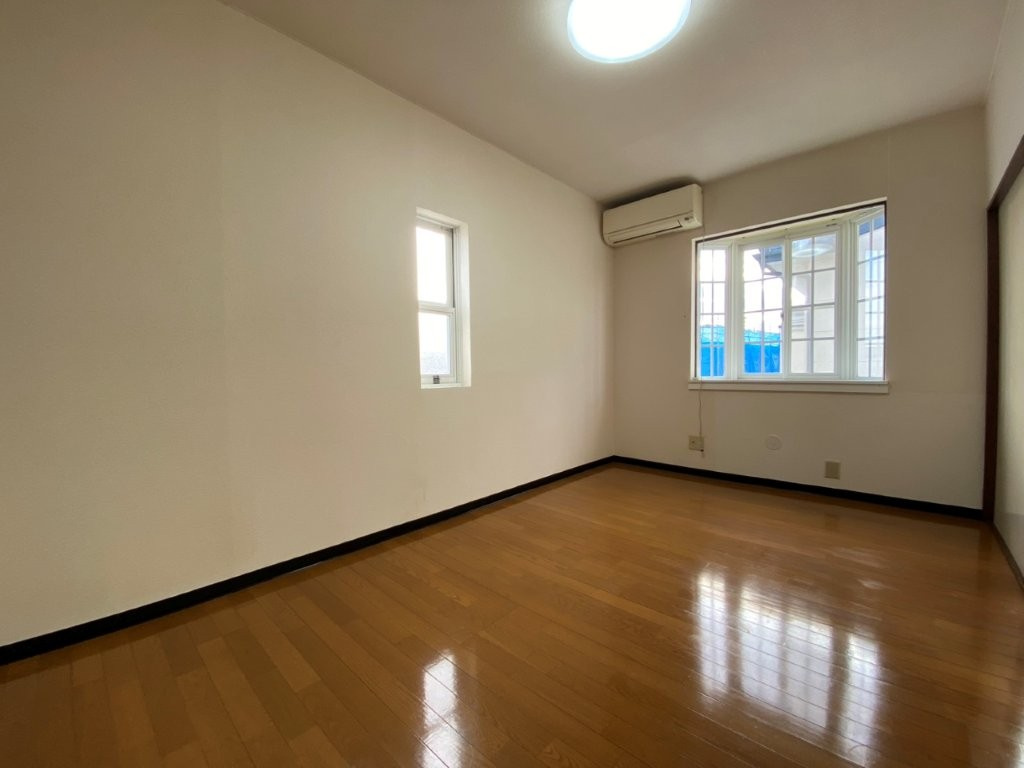 センチュリーハウス津志田Aの居間・リビング