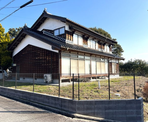 西伯郡伯耆町大殿　中古住宅