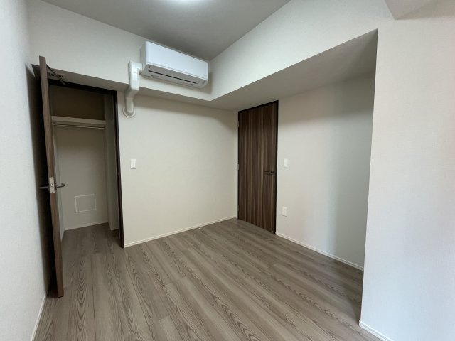 レーベン福岡天神 ONE TOWERの洋室