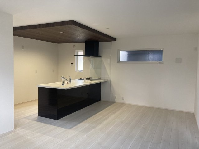 【内観：施工例】の画像