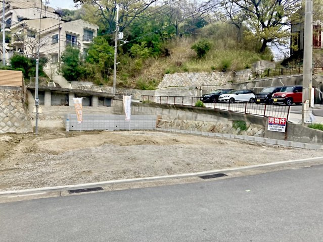 【前面道路含む現地写真】の画像