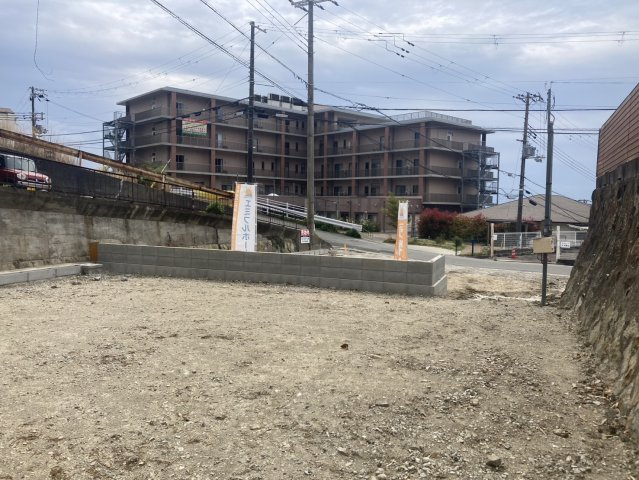 【前面道路含む現地写真】の画像