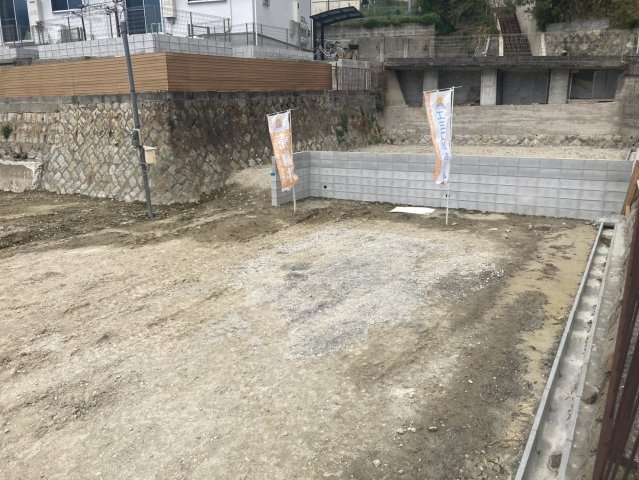 【前面道路含む現地写真】の画像