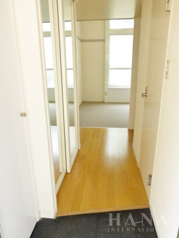 レオパレスＮ．Ｋの玄関