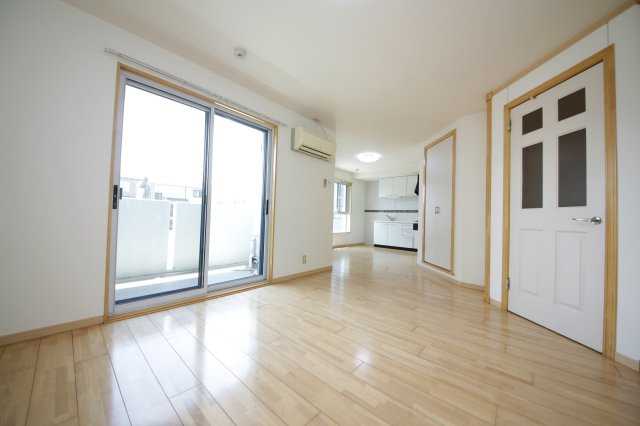 キャッスルエイトの内装|別部屋同間取りのお写真となります。参考にご覧くださいませ。