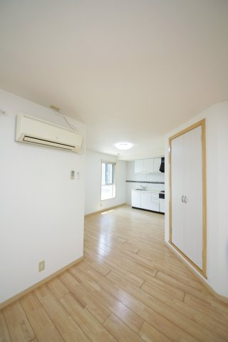 キャッスルエイトの内装|別部屋同間取りのお写真となります。参考にご覧くださいませ。