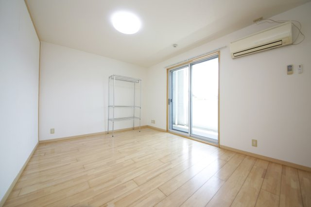 キャッスルエイトの洋室|別部屋同間取りのお写真となります。参考にご覧くださいませ。