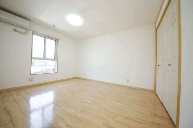 キャッスルエイトの洋室|別部屋同間取りのお写真となります。参考にご覧くださいませ。