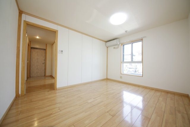 キャッスルエイトの洋室|別部屋同間取りのお写真となります。参考にご覧くださいませ。
