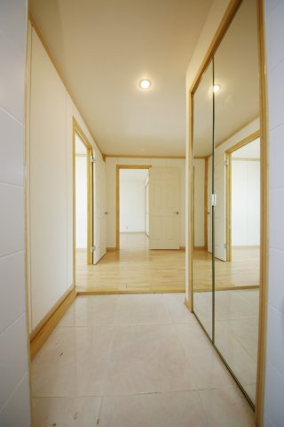 キャッスルエイトの玄関|別部屋同間取りのお写真となります。参考にご覧くださいませ。
