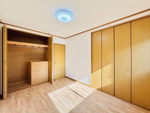 前橋市箱田町の洋室|日当たりも良好な２階洋室