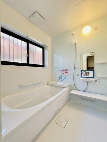 前橋市箱田町の浴室|1坪タイプのバスルームは脚が充分に伸ばせる広さです。