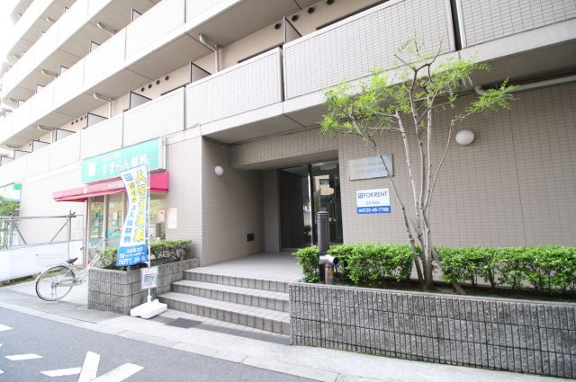 セイワパレス堂島シティのエントランス
