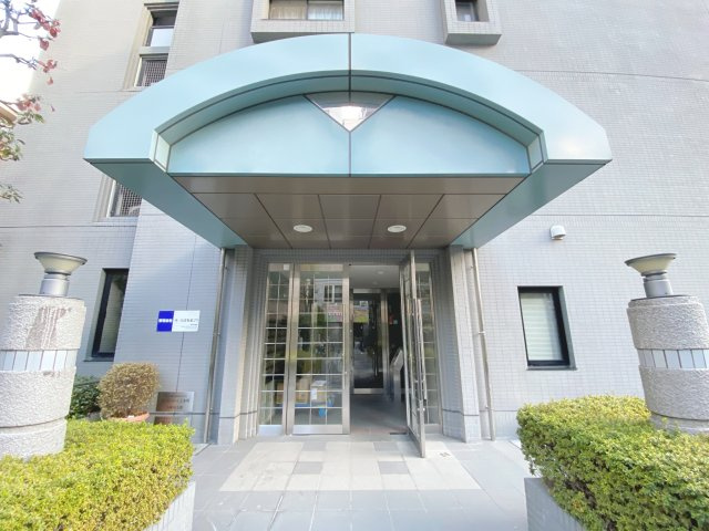 グレイスコート上本町のエントランス