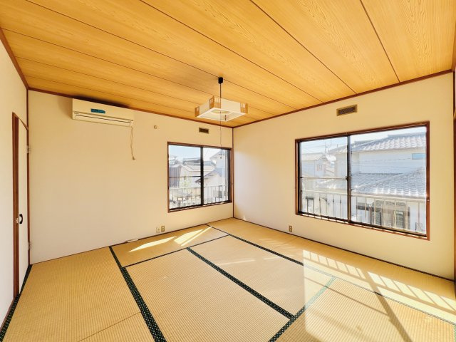 高崎市引間町の和室|2階和室は８帖◎
フローリングが苦手な方にもおススメ