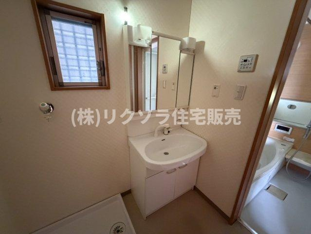 京都市伏見区久我西出町　一戸建ての独立洗面台|■物件内覧・資金計画相談・住宅ローン相談、リフォーム相談、お問合せ受付中■
※当日・翌日のご内覧、ご相談はお電話でのお問合せがスムーズです！