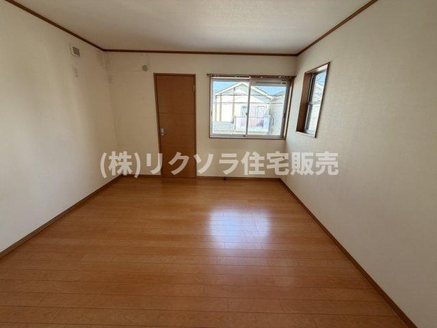 京都市伏見区久我西出町　一戸建ての洋室|洋室6.0帖
■物件内覧・資金計画相談・住宅ローン相談、リフォーム相談、お問合せ受付中■
※当日・翌日のご内覧、ご相談はお電話でのお問合せがスムーズです！