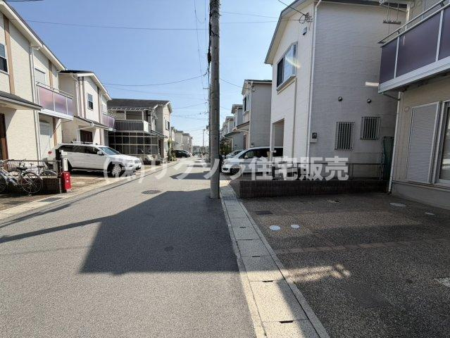 京都市伏見区久我西出町　一戸建ての前面道路含む現地写真|前道　東　幅員6.0ｍ
■物件内覧・資金計画相談・住宅ローン相談、リフォーム相談、お問合せ受付中■
※当日・翌日のご内覧、ご相談はお電話でのお問合せがスムーズです！