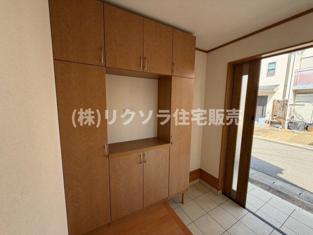 京都市伏見区久我西出町　一戸建ての収納|大容量シューズボックス
■物件内覧・資金計画相談・住宅ローン相談、リフォーム相談、お問合せ受付中■
※当日・翌日のご内覧、ご相談はお電話でのお問合せがスムーズです！