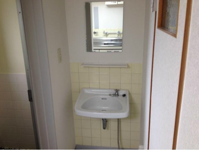 ガーデンメゾンB棟の洗面所