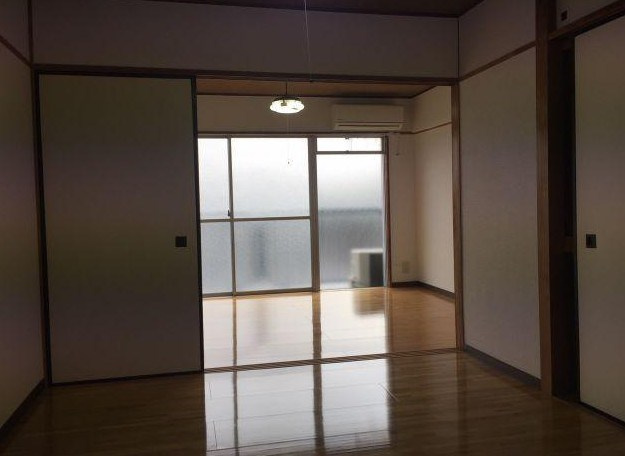 ガーデンメゾンB棟の居間・リビング