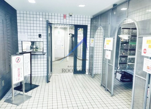 トップルーム新宿公園第２のエントランス|エントランスです。