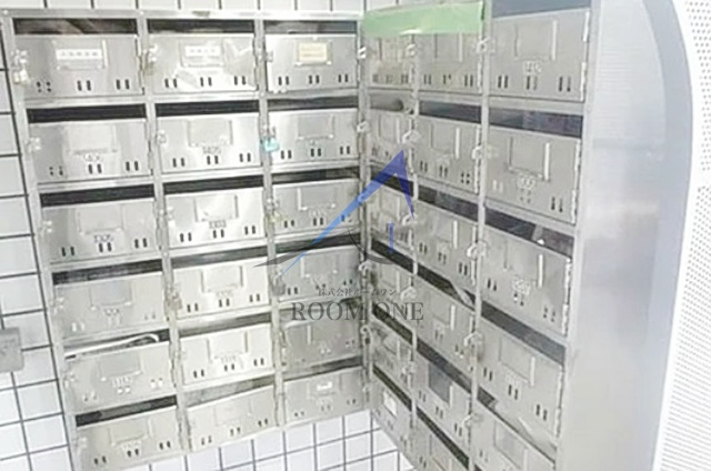 トップルーム新宿公園第２のその他共用部分|集合ポストです。