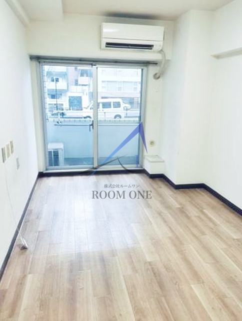 トップルーム新宿公園第２の居間・リビング|洋室のお部屋です。