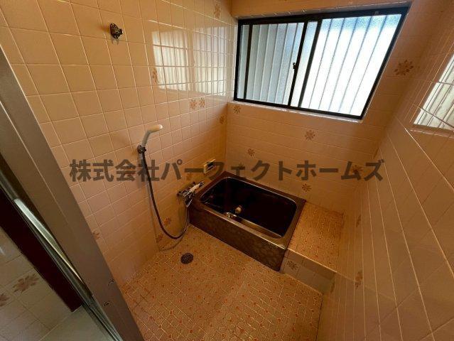 香里園町戸建　賃貸の浴室|ゆったり過ごせるお風呂です