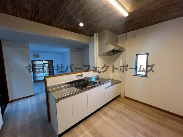 香里園町戸建　賃貸のキッチン|キッチンでお料理をお楽しみください