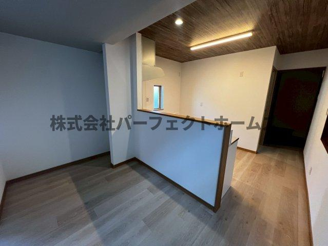 香里園町戸建　賃貸の内装|カウンターキッチンです